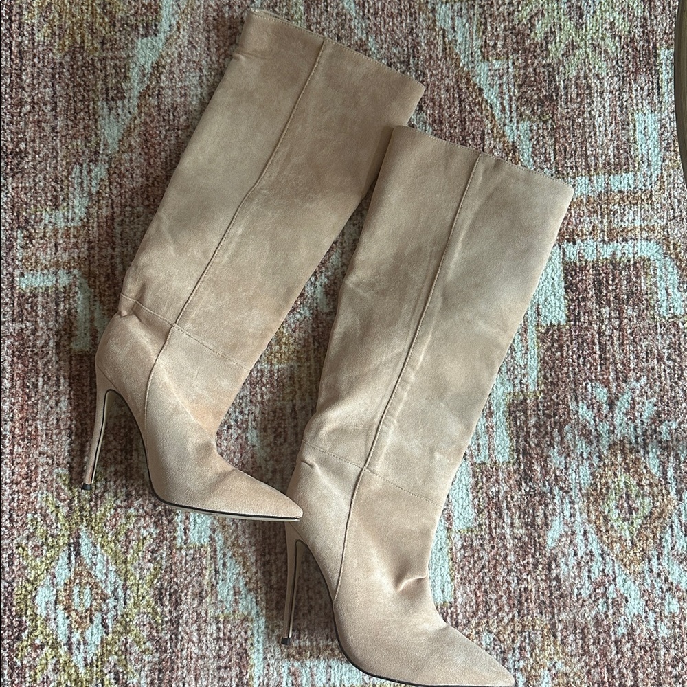 Chic Tan Knee-High Boots